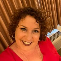 Rae Clune (@clunerae) 's Twitter Profile Photo