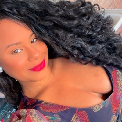 juliananunesg36's profile picture. “ Conheça o mundo, mas nunca se esqueça do seu quintal. “