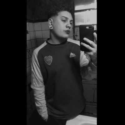 Elio_sk8's profile picture. 