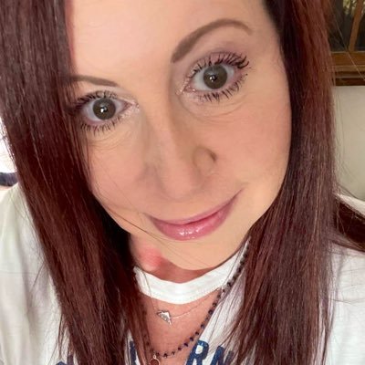 Beccapurvis70's profile picture. 