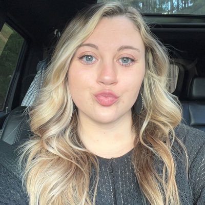 bre_nicolee2's profile picture. what it do babyyyyyyy