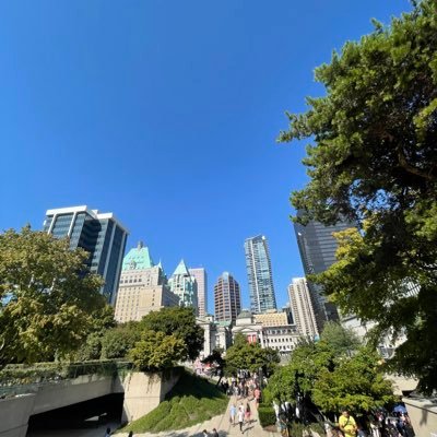 TIK06847419's profile picture. 高校中退→工場勤務→大学受験→大学生→カナダ🇨🇦ワーホリ 筋トレと英語学習の楽しさに出会って生活が一変