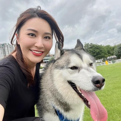 ll7013816's profile picture. I like to read fashion magazines, not to cover up the lost youth with heavy makeup, but to connect with fashion in my mind and walk on another youthful path in