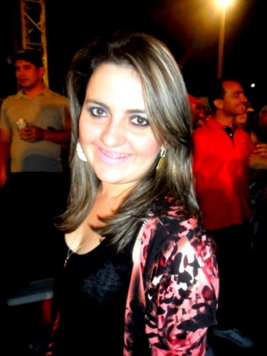Estudante de administração - UFERSA. Profissional da área administrativa. Felicidade é o q busco e graças a DEUS ela caminha do meu lado!