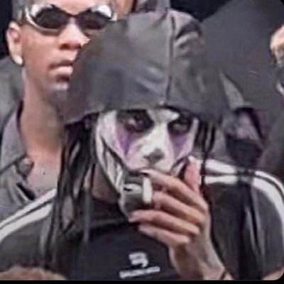 nullandavoided's profile picture. 