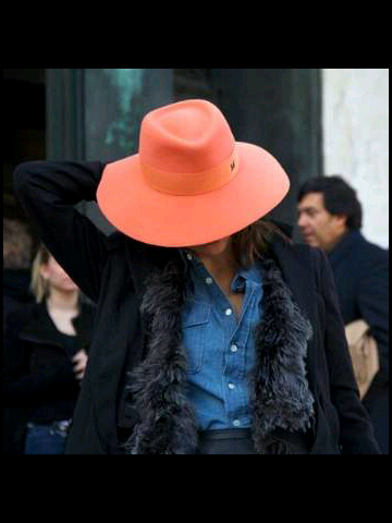 x_Siany's profile picture. Liverpool based Fashion Communication student  ☮&♥