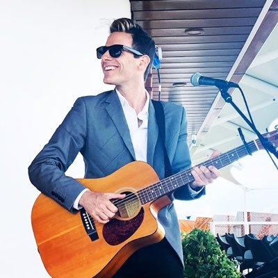 Australian singer, songwriter, entertainer: https://t.co/tn73eIBa6j Visited 107 countries. For enquiries & bookings: ronkingstonmusic@gmail.com