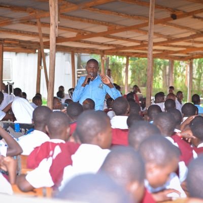 VanDeZac's profile picture. karate specialist, love fun,politics, Peer counselor🌟, Peace Ambassador ✌,Environmentalist at @YGAK