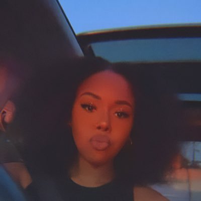 Melody8rown's profile picture. lives left: zero.