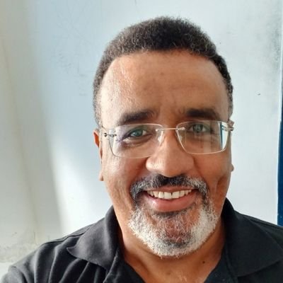 esposo, pai, professor, guitarrista, flamenguista
Bendito seja o Senhor, Deus de Israel, que, só ele, faz maravilhas.
#sempre sdv