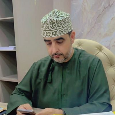 محامي ومستشار قانوني ومحكم تجاري دولي
شريك مفوض بشركة سيتي انترناشونال للاستشارات القانونية-لندن✍
هاتف : 99621311