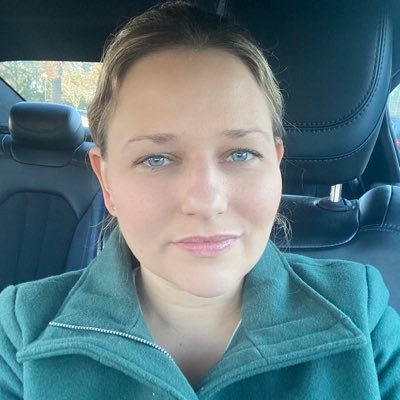 DiamondKatie's profile picture. Marketing Professional / Gardener / Painter