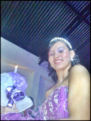 - Abααiixo dє Dєus E αciimα dos tяouxαs. ;)