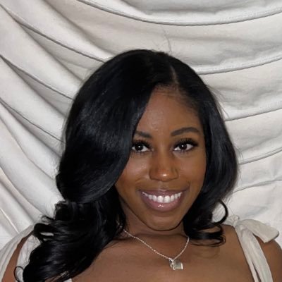 iamlinseyb's profile picture. Virginia State University Alum #Marketing  #TDM #AlphaKappaAlphaSororityInc 💕💚