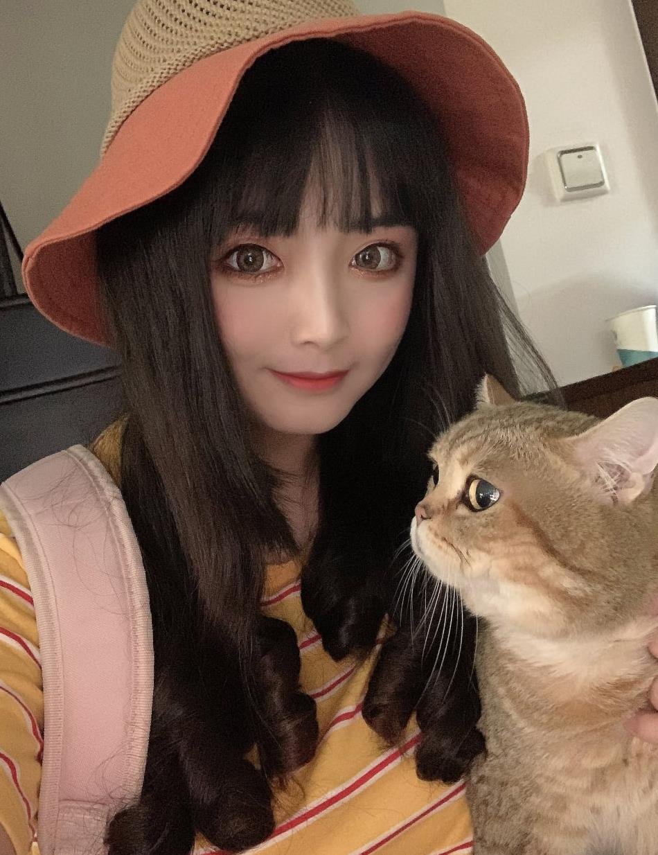 大家好,可以叫我老板娘大号@yowin66,我是标准90后一枚🥰自主创业卖情趣用品,日本知名品牌【YOWIN】本人比较开放,自己也比较喜欢使用小玩具,这也算是我的爱好之一吧,购买可送老板娘私物或写真照哦😻购买方式VX:yowin2 LINE:h49029💗WhatsApp:+852 68893348