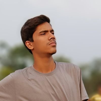Vedanshmusic's profile picture. Bachelor of pharmacy at Techno India University, West Bengal
you cannot keep music and melancholy at the same time in your mind🎶
song alert-