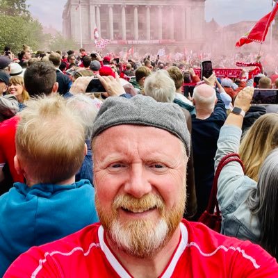 it's only a short ride, but it's going to be a fun one.. so lots of walking, cooking, eating good food with a splash of wine...and the mighty forest 🔴⚪️🔴⚪️