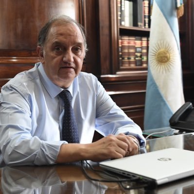 Senador nacional por @frentedetodos. Presidente del Partido Justicialista de Chubut. Ex intendente de Comodoro Rivadavia.✌🏻