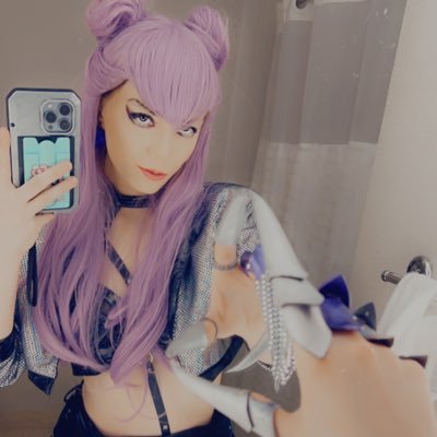 ItanaUchiha's profile picture. Eve is queen. Cosplayer. Artist. Cat mom.