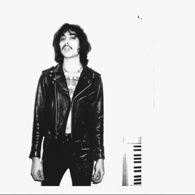 najufobia's profile picture. Presentando @losviciosband ☆