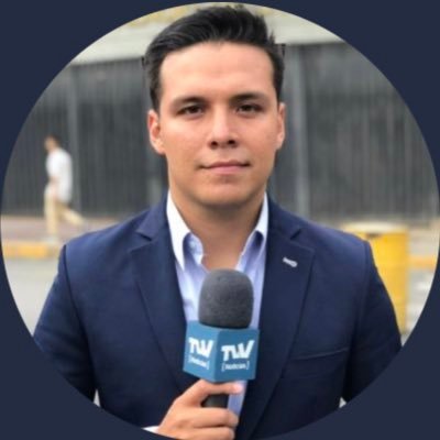 Periodista, Reportero en @tvvnoticias @vivoplaynet 📺 y @unionradio 📻, profesor USM 🤓, músico