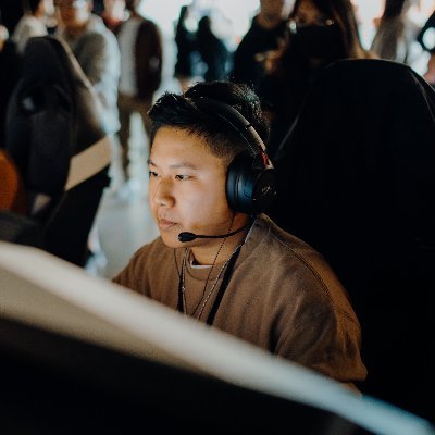 Content Creator for ??? • prev: NYXL • 150k on TikTok • https://t.co/WjRzdy5pT9 • Big Brain Astra Main •
Business Inquiries: flowshizzletv@gmail.com