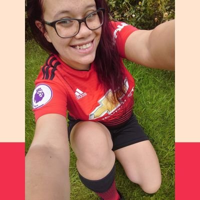 I love all sports, gaming, adventures, and more. A massive MUFC fan who is a red devil til I die. 
There's never a dull day in my world.
Engaged and happy 2023.