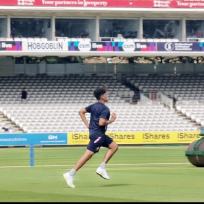 Professional Cricketer @Middlesex_CCC | lnstagram - Ishaankaushal22