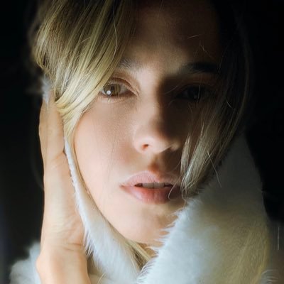 liviafteo's profile picture. Vivendo por Cristo. IG: @liviafteo