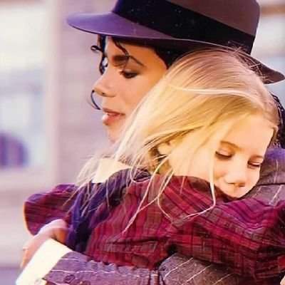 hello, my name is Katie.
I am a roleplayer, and I am not Impersonating Kellie Parker
I'm also a Fan Page:3 MJ is King, He'll always be a king