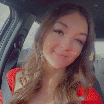 emily_zych's profile picture. just follow me.....