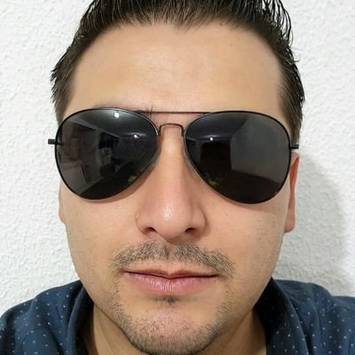 Ingeniero en Telecomunicaciones, amante de la música y el buen baile.