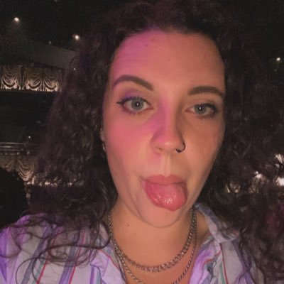 kaylee__10's profile picture. treat people with kindness