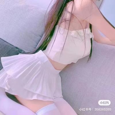 LisaHakim12's profile picture. 