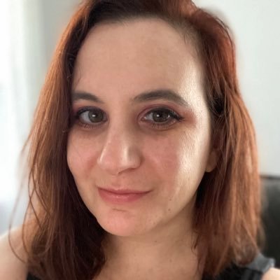 beaniezee's profile picture. Marketing nerd by day, SFF writer by night, cat herder by all the time. I will jump out of a moving car to pet your dog. She/her. #VP22