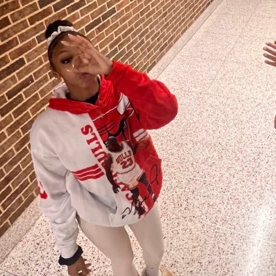 jatiaazzure's profile picture. 