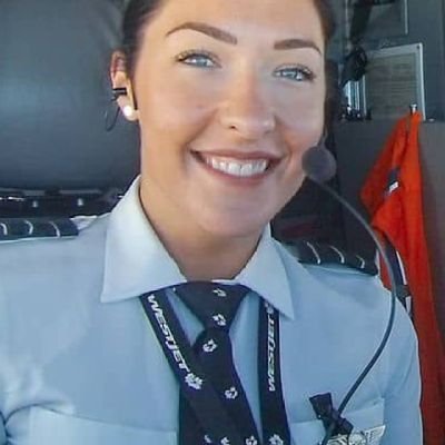 Sono Kristen Helen di Nashville Tennessee  Attualmente vivo in Indonesia.  Lavorare con la compagnia aerea Juanda Indonesia come pilota.  ho 34 anni.
