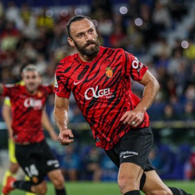 Official Twitter account of #VedatMuriqi. Professional football player at @RCD_Mallorca Business and communication: @sagatise