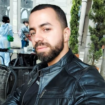 HeyEusse's profile picture. Software Developer & Amateur Musician.
