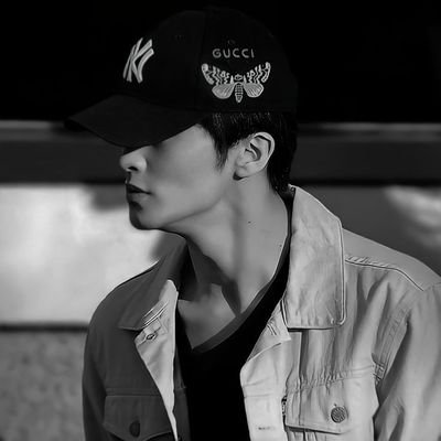 #𝐂𝐘𝐁𝐄𝐑 : hey, babe.