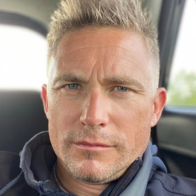 Christian is the founder of Heart iQ, an embodied and experiential body of work to help you heal, awaken, expand and transform your relationships.