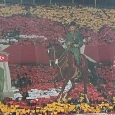 şereftir seni sevmek senle ağlayıp gülmek GALATASARAY sevgisi sürecek sonsuza dek,nasılki bu milletin tacıdır yıldızla ay yüksel ta arşa kadar şanlı GALATASARAY