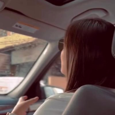 LailaHamad11's profile picture. { إنسانيتي ستتوقف عندما تبدأ همجيتك }.