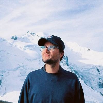 Brazilian full stack developer working remotely/async at StreamlineHq.
Code. Minimalism. Investing. Tiny houses. Frugal and Nomad lifestyles.
Now in: 🇰🇷