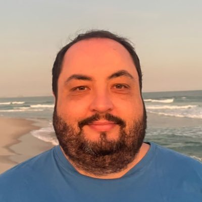 RobertoSCastro's profile picture. Engenheiro de Redes, pai da Camila, marido da @daiagouv, gamer e cozinheiro nas horas vagas, além de um pouco louco!