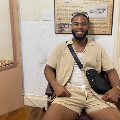 yslenon's profile picture. the saint.