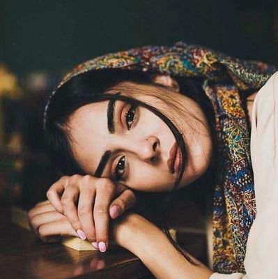 اَلرَّبُّ نُورِي وَخَلاَصِي، مِمَّنْ أَخَافُ؟ الرَّبُّ حِصْنُ حَيَاتِي، مِمَّنْ أَرْتَعِبُ؟ مزمور 27: 1
