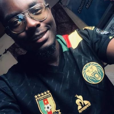 JuniorEssi1's profile picture. Tant que j'ai des mains et une connection internet fluide,  je peux tout coder.