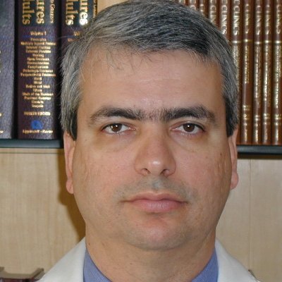 Médico e  Advogado
Especialista em Ortopedia - Medicina Esportiva e Medicina Regenerativa