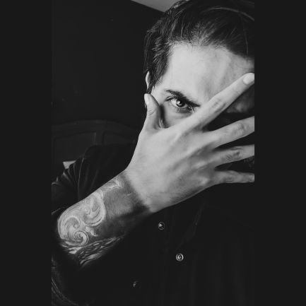 HectorConHate's profile picture. Te hago una película.